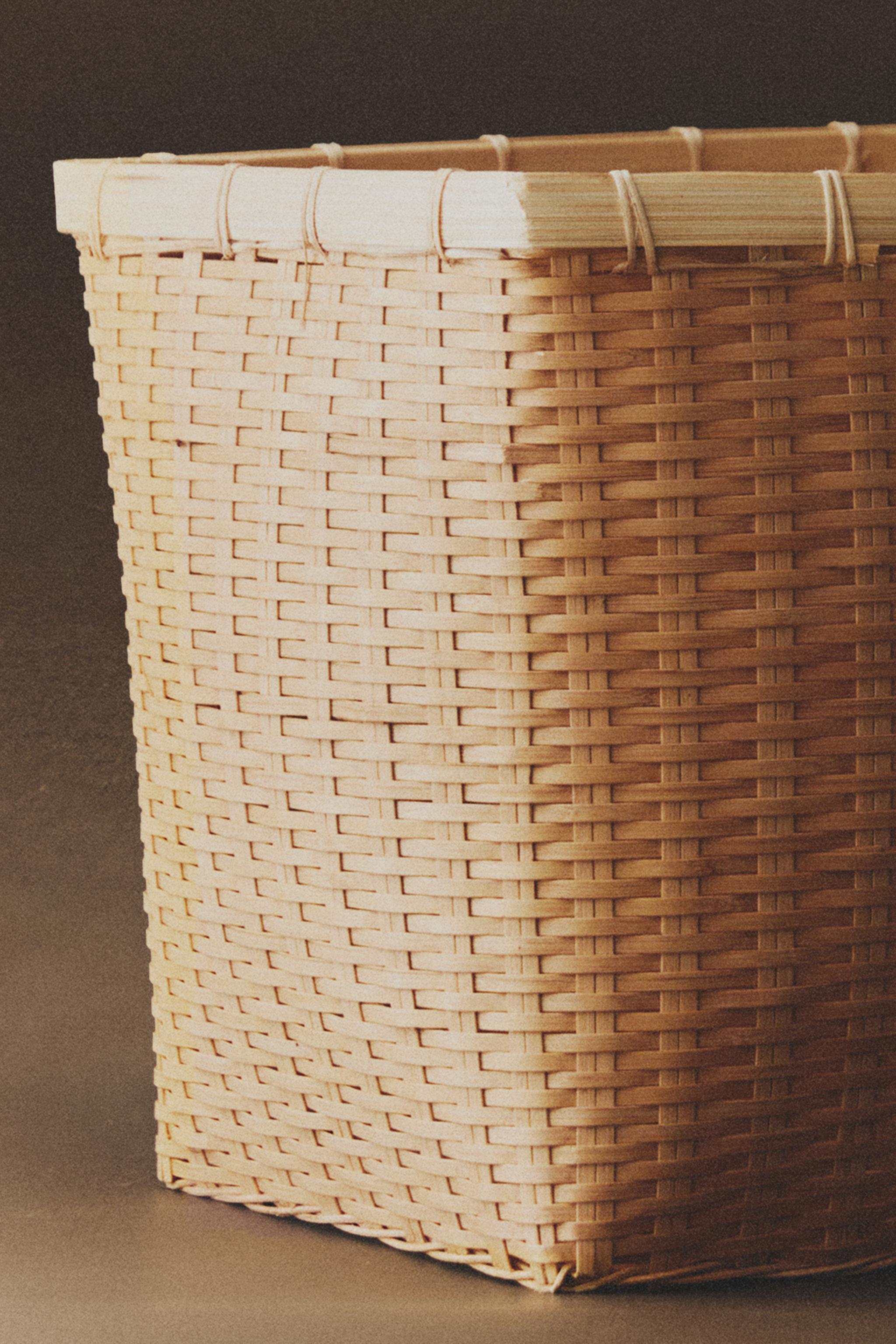 CORBEILLE BAMBOU TRESSÉ